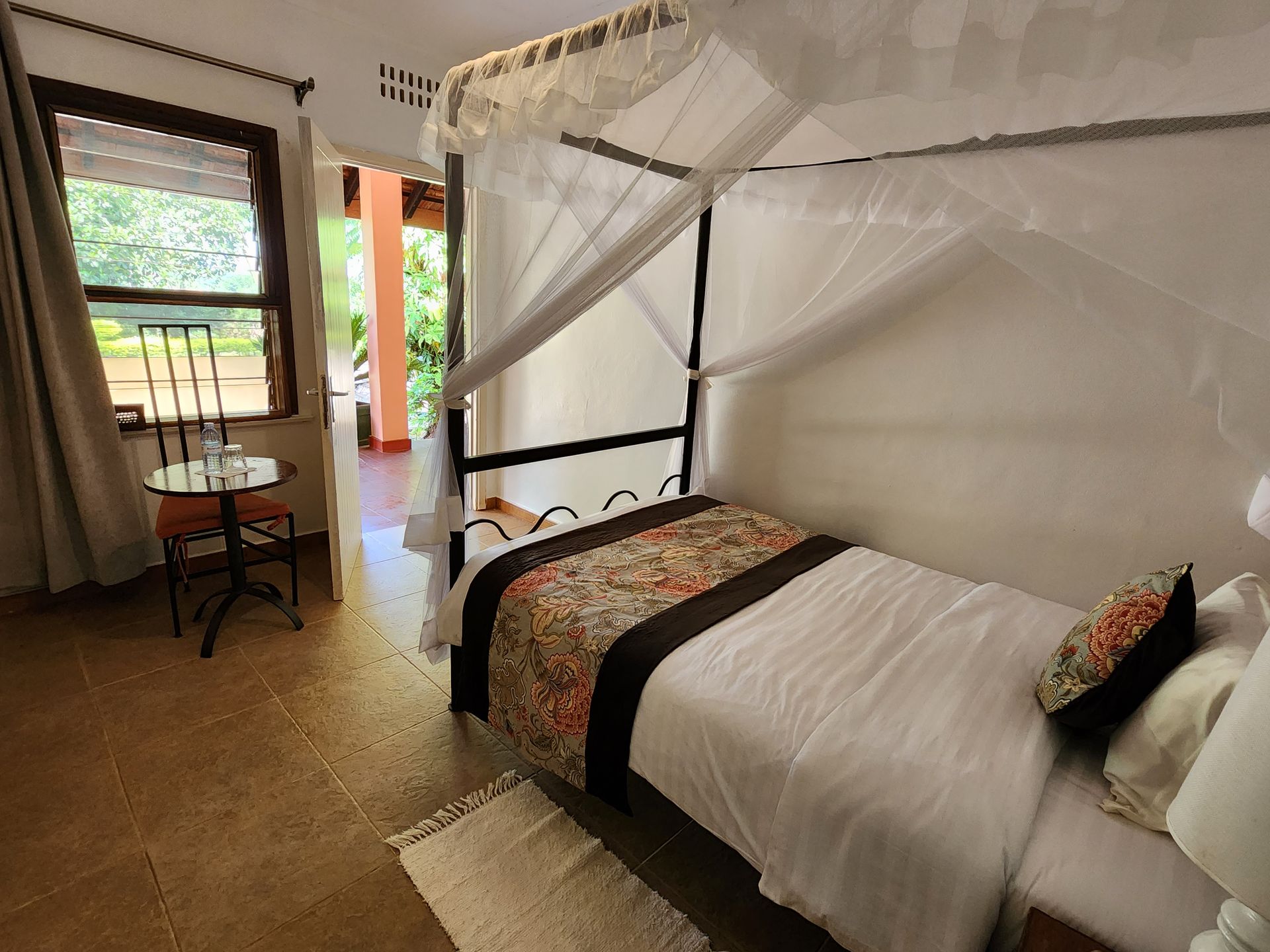 A Kitara Deluxe single room at Masindi Hotel