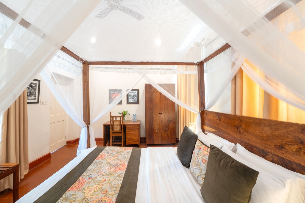 Ernest Hemingway Premium